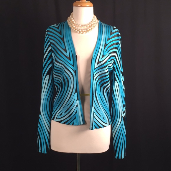 Women’s Top Can be worn as a Blouse or a jacket - Picture 8 of 12